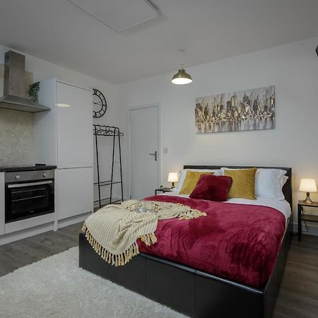 King Sized Luxury - Stylish Studio Flat Μπλάκπουλ Εξωτερικό φωτογραφία